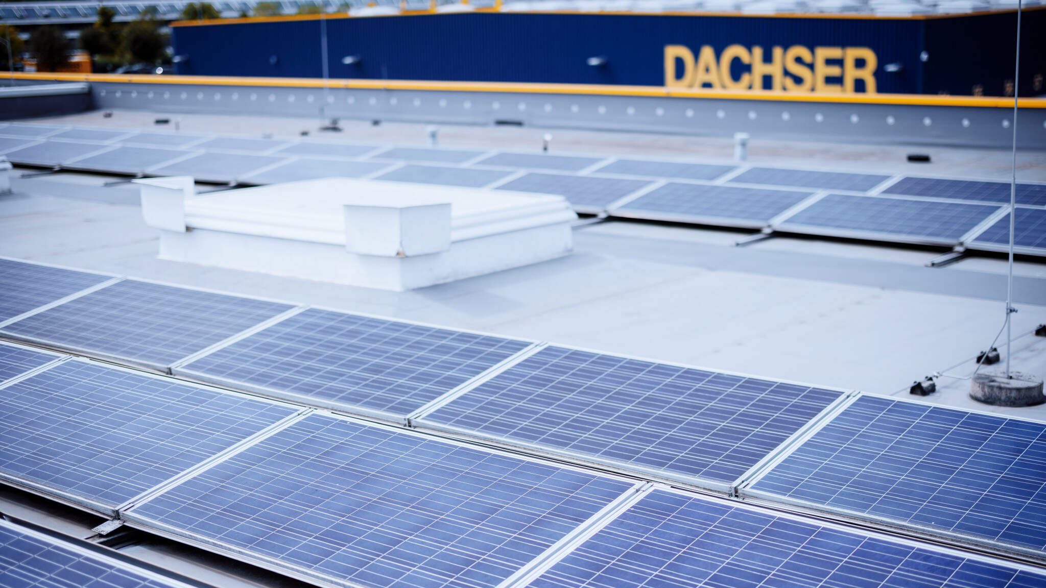 Solar panels on our logistics facilities contribute to energy efficiency. 