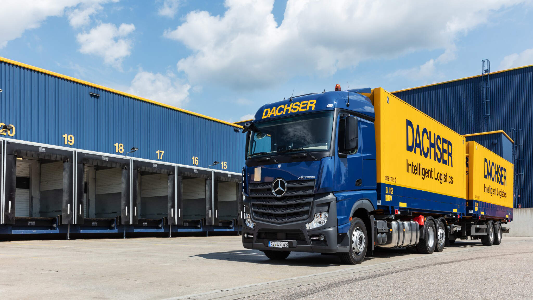 In December 2022, DACHSER acquired its Hungarian joint ventures.