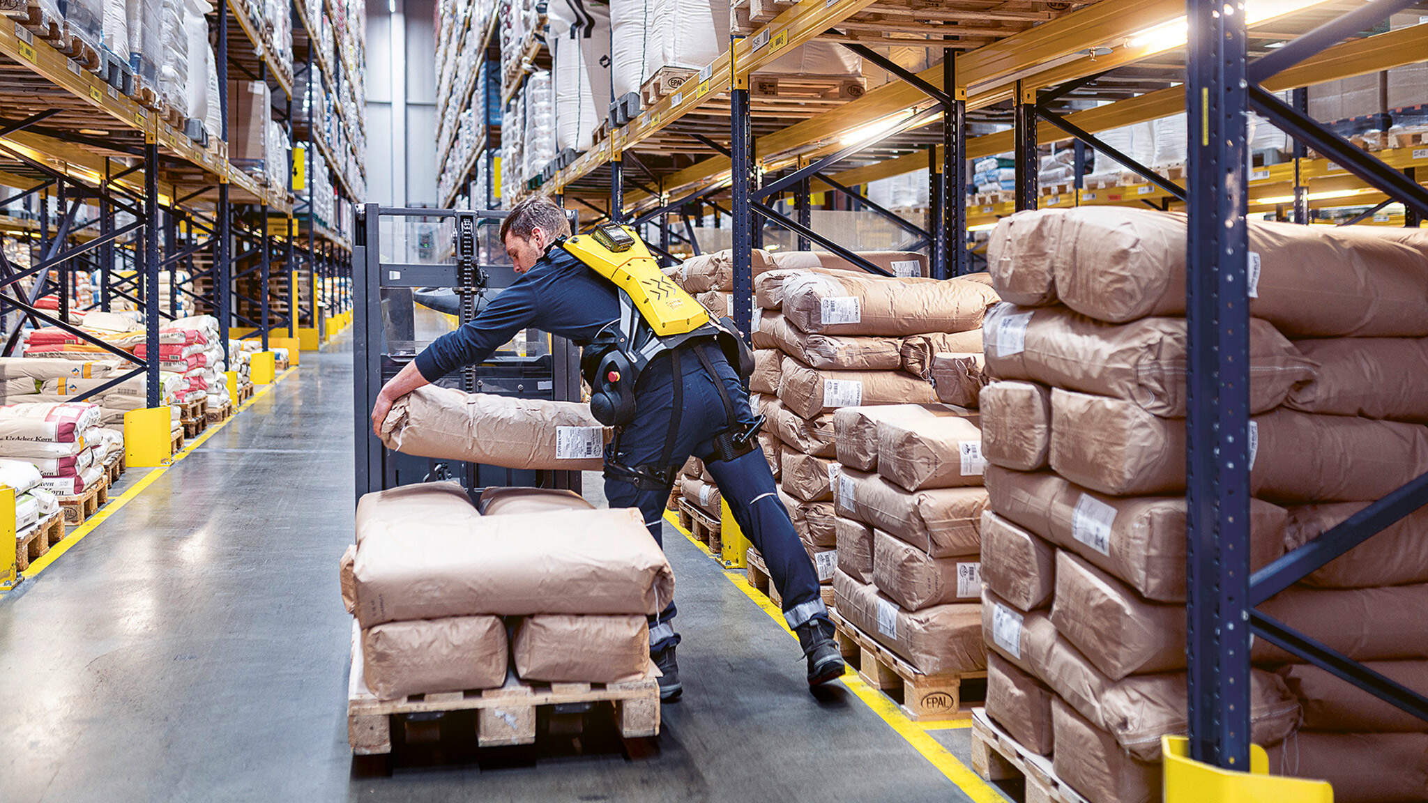 Robotic assistance lightens the load. (Picture: Matthias Sienz) Robotic assistance lightens the load. (Picture: Matthias Sienz)