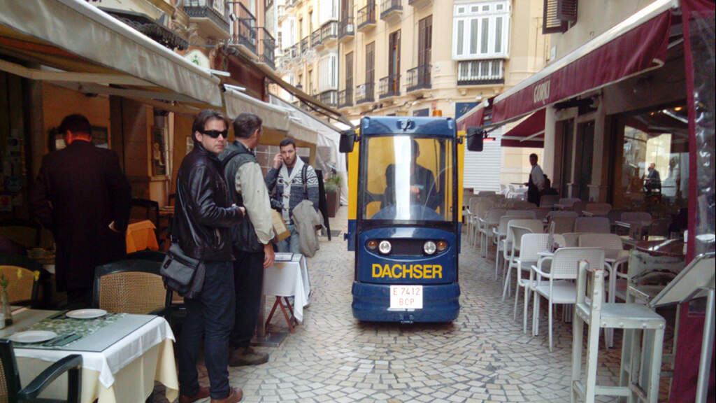 No street is too small for the electric car, which draws the attention of the word-wide tourist community visiting Málaga