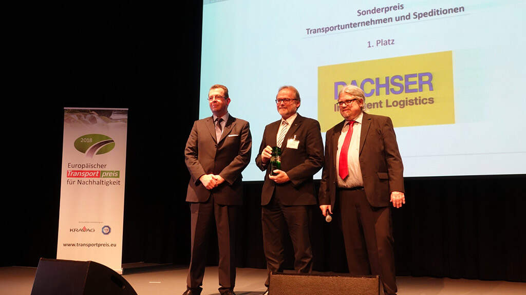 As part of the presentation of the European Transport Award for Sustainability (ETPN), this year DACHSER received the Special Award for Corporate Social Responsibility. The company came first in the Transportation and Forwarding Companies category.