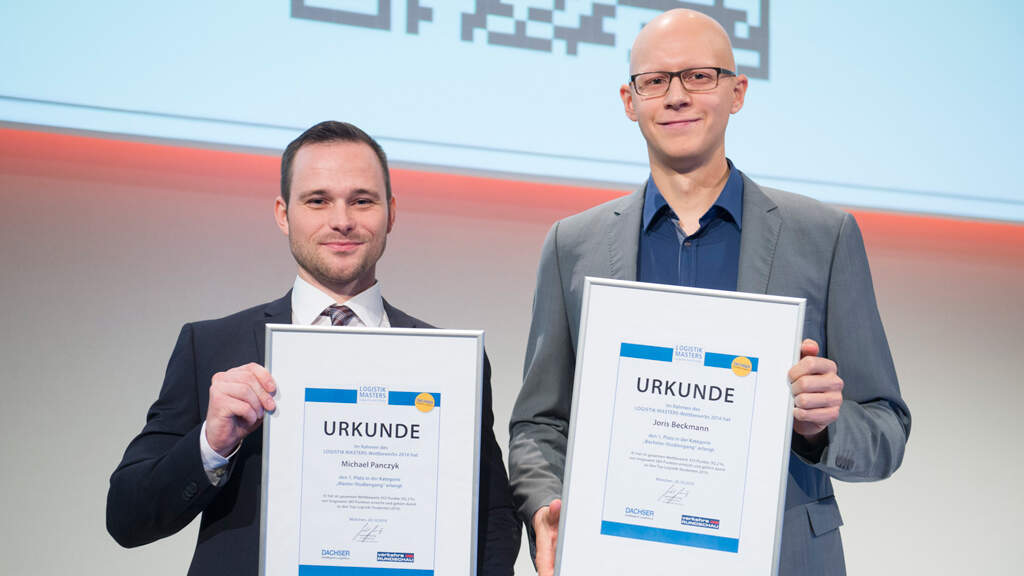 The two winners of the competition: Michael Panczyk, category master, Hamburg (left) and Joris Beckmann, category Bachelor, TU TU Braunschweig (right).