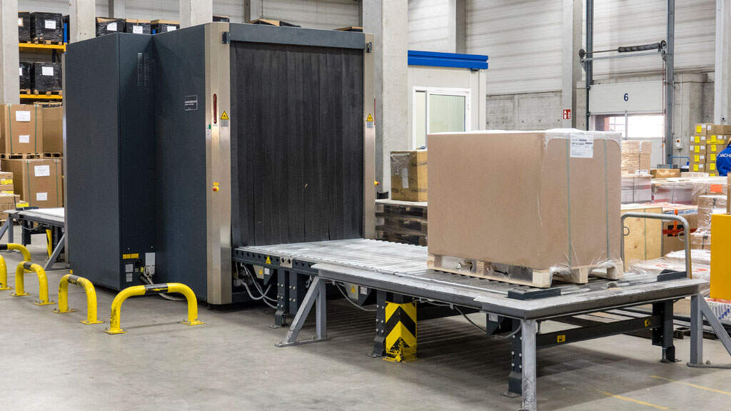 Using X-ray scanners and explosives detectors guarantees efficiency, safety, and security when processing customers’ air freight.