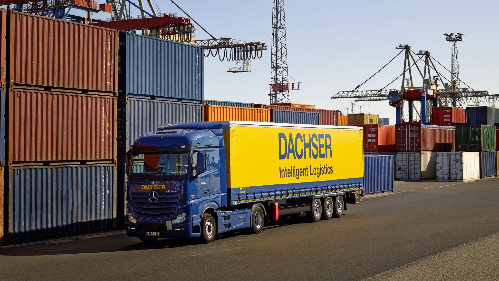 With experience, manpower, and digital technologies, a special industry solution such as DACHSER DIY Logistics will become a one-stop shop for all transport and logistics requirements.